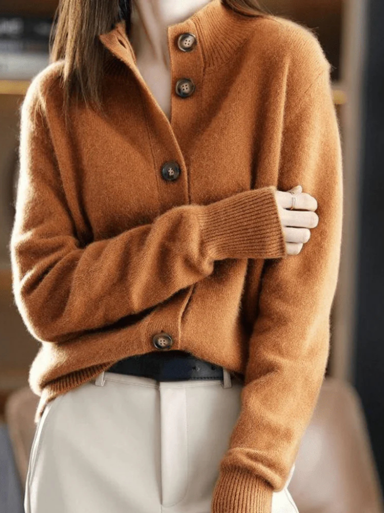 SOFIA | BUTTON CARDIGAN