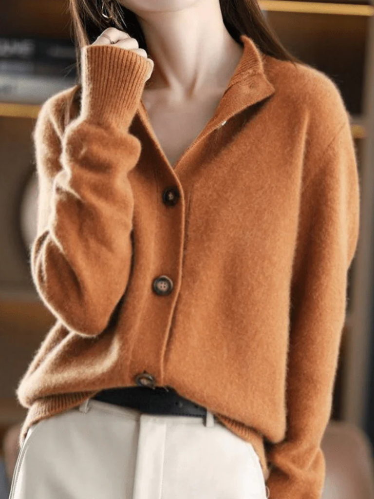 SOFIA | BUTTON CARDIGAN